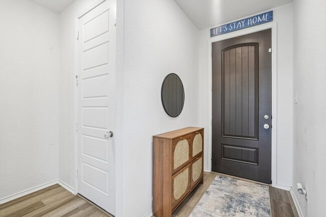 Building Photo - 5050 Park Cpe