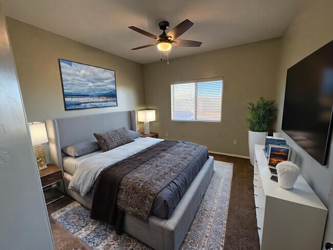 Building Photo - Move in ready Vail School District