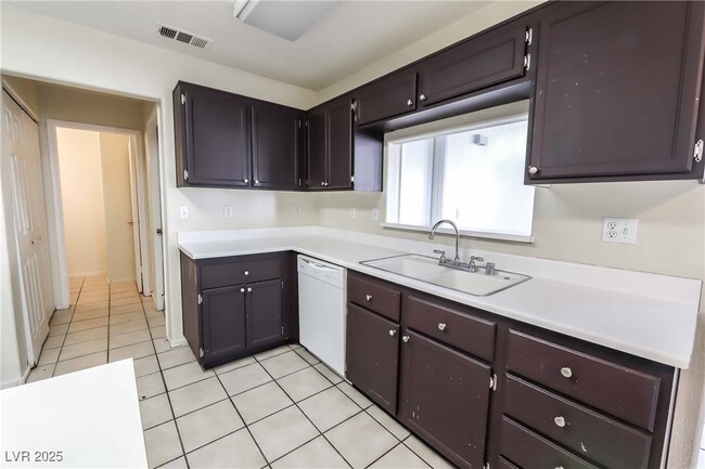 Building Photo - 6833 Coral Rock Dr