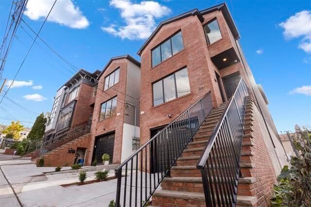 Building Photo - 201 Lincoln St