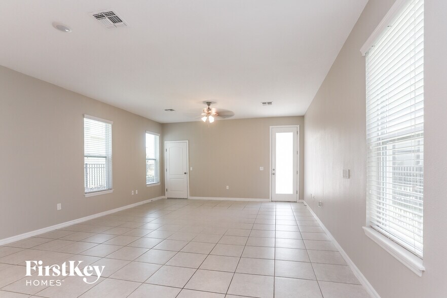 Building Photo - 7143 Bowspirit Pl