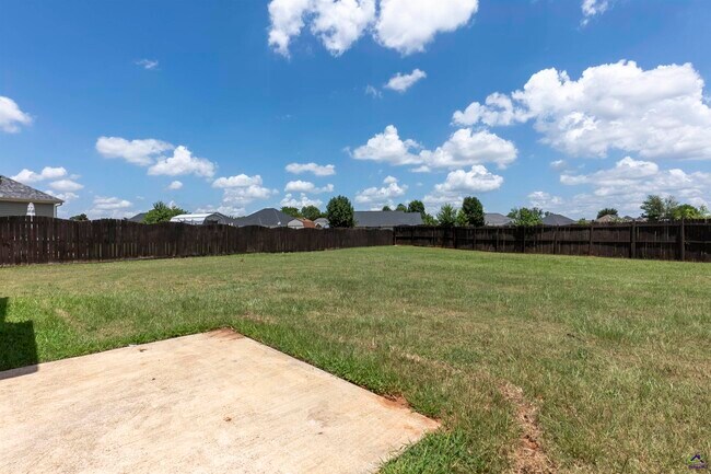 Building Photo - 309 Raleigh Dr