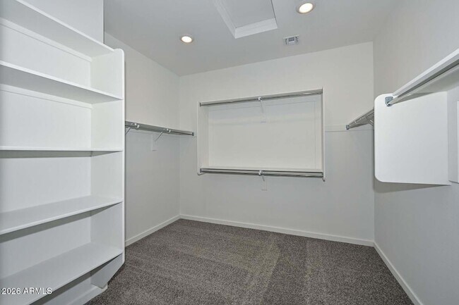 Building Photo - 16004 W Honeysuckle Dr