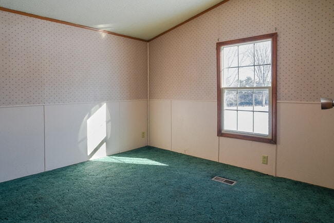 Building Photo - 5 Hilltop Dr