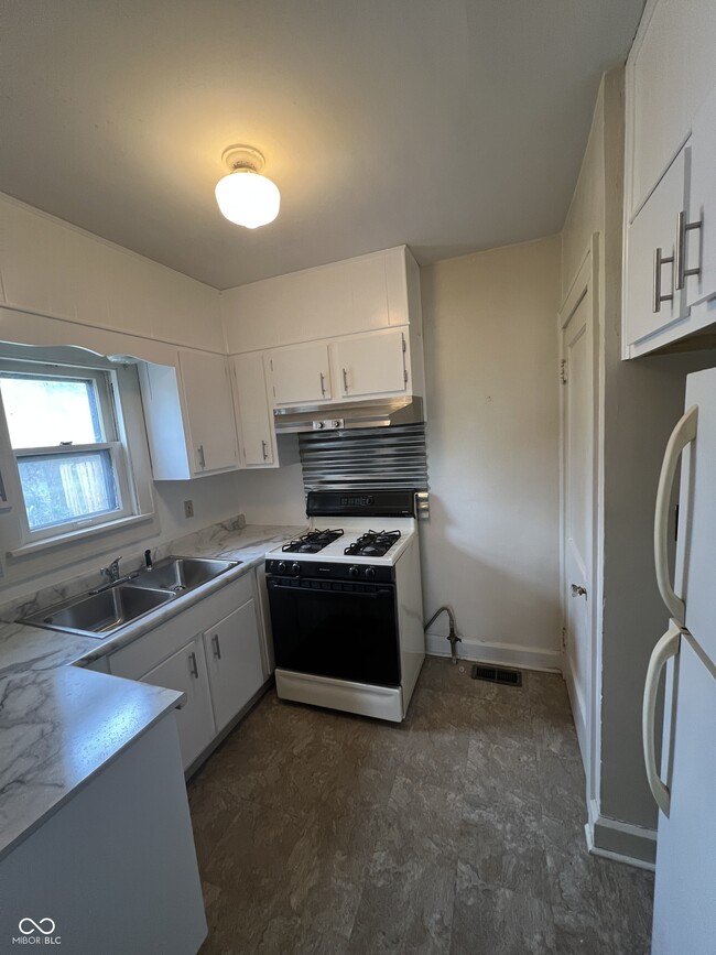Building Photo - 3613 Clifton St