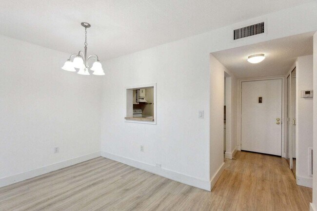 Building Photo - 4354 NW 9th Ave