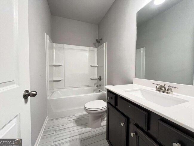 Building Photo - 4675 Silver Oak Dr SW