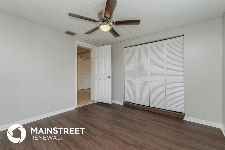 Building Photo - 5700 Thrush Dr
