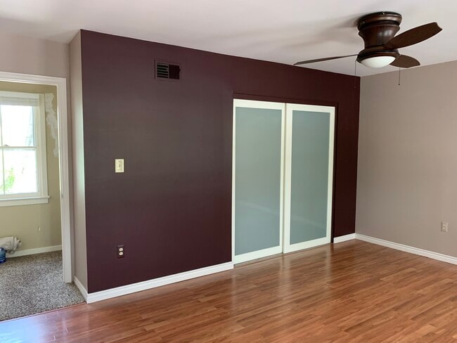 Building Photo - 103 E 8th St