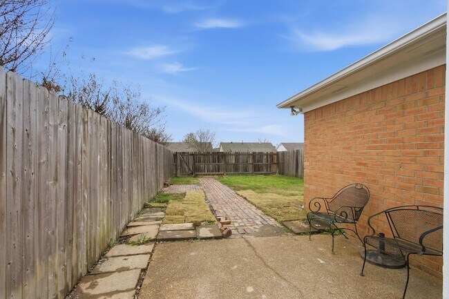 Building Photo - 6856 Wrigley Dr