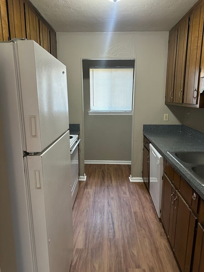 Building Photo - 1640 Willow Bend Way