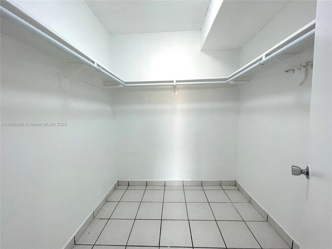 Building Photo - 3536 NE 168th St