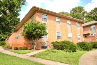 Building Photo - 2420 Arlington Blvd