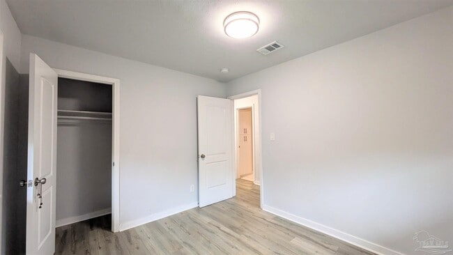 Building Photo - 5912 Sarah Dr