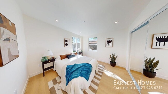 Building Photo - 6441 Satsuma Ave