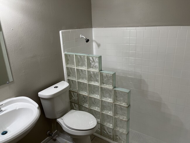 Building Photo - 8836 Hidden Hill Dr