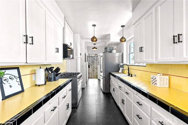 Building Photo - 9101 La Salle Ave