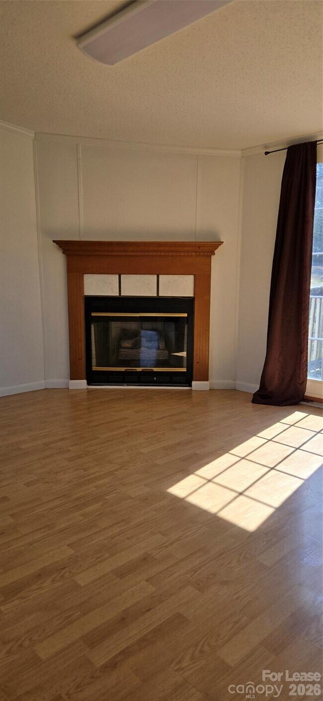 Building Photo - 16554 Silver Rd