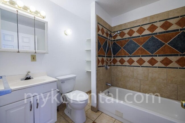 Building Photo - 3026 S 33rd St