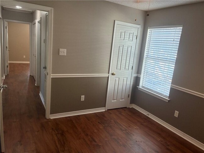 Building Photo - 611 Westchase Ct S