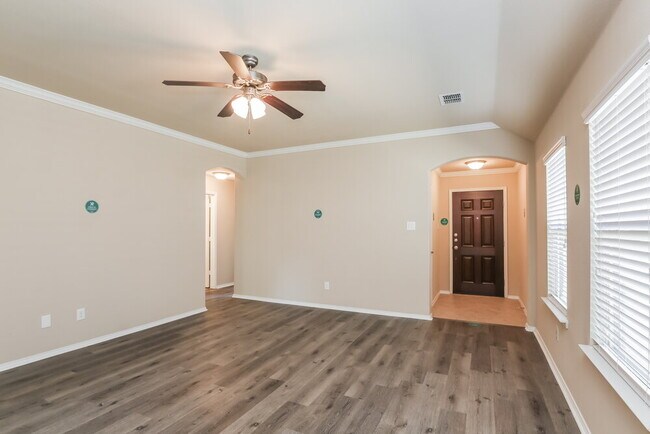 Building Photo - 517 Pawnee St