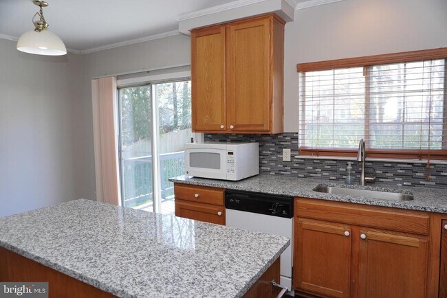 Building Photo - 14882 Geranium Ct