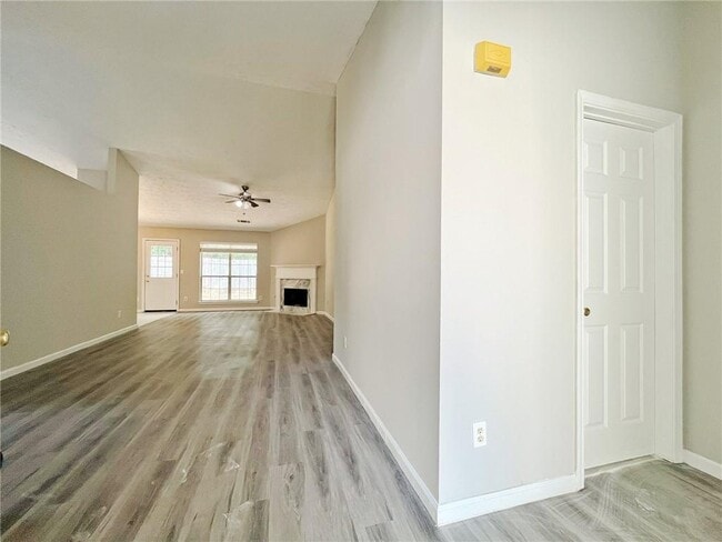 Building Photo - 1680 Racquet Club Cir NW