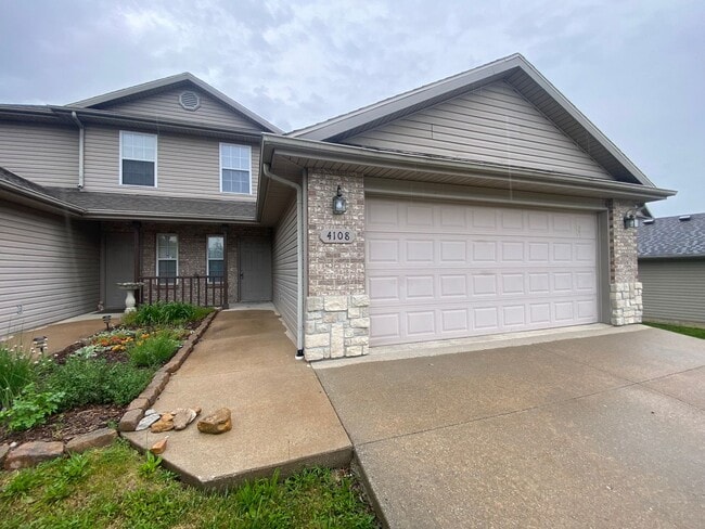 Primary Photo - 4108 Arctic Fox Dr