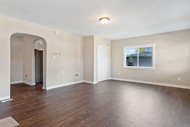 Building Photo - Coming Soon! Charming 3 Bedroom, 1.5 Bath ...