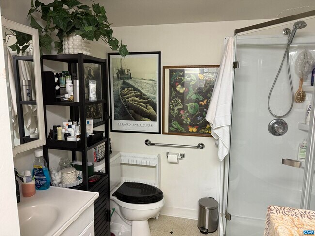 Building Photo - 1311 Wertland St