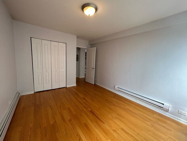 Building Photo - 4180 N Marine Dr