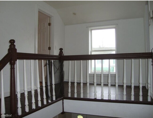 Building Photo - 4 br, 4 bath House - 308 North Linn Street...