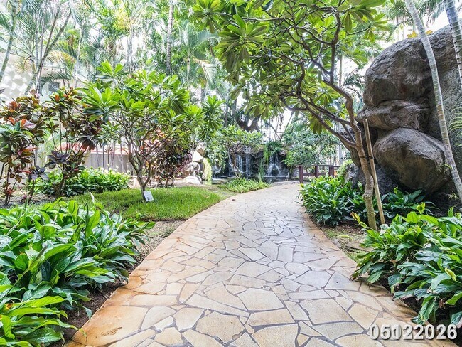Building Photo - The Windsor, 1bd, 1.5ba, 1prking, Must See, Avail today!