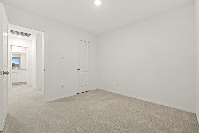 Building Photo - 27651 Spearmint Ridge Dr