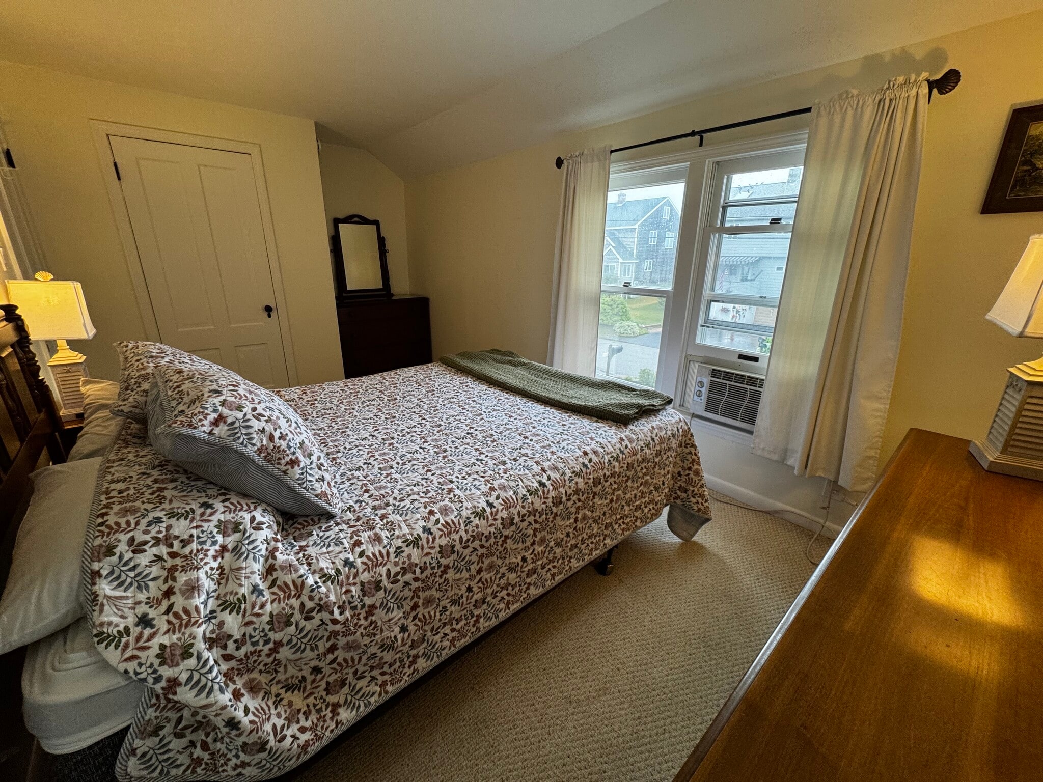 Building Photo - 72 Oceanside Dr