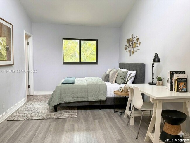 Building Photo - 1455 Holly Heights Dr