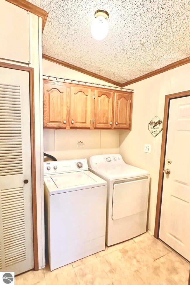 Building Photo - 105 Tippi Trail