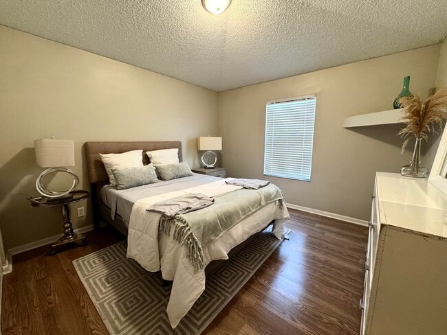 Building Photo - 13297 Emerald View Ct