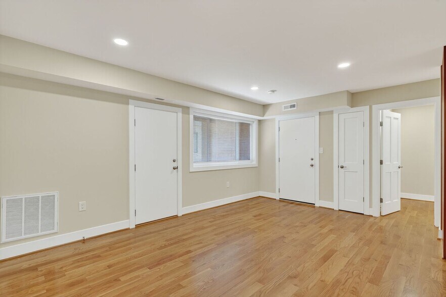 Building Photo - 4438 B St SE