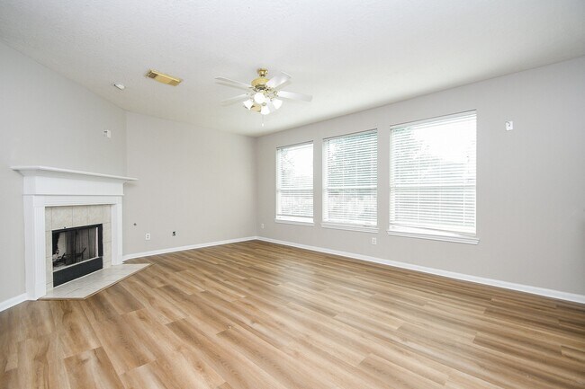 Building Photo - 1126 Eastbourne Ln