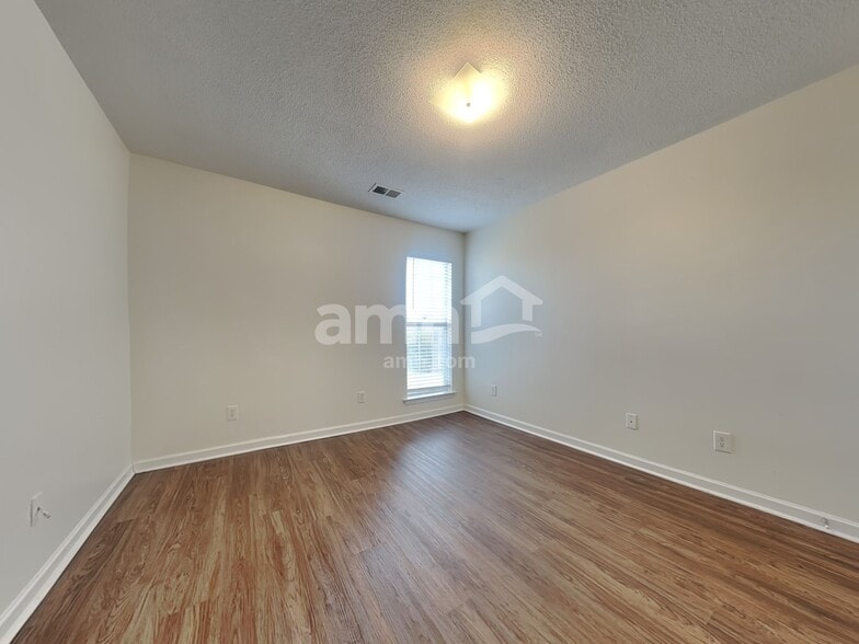 Building Photo - 4082 Colton Dr