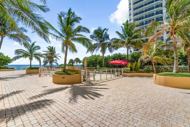Building Photo - 310 S Ocean Blvd