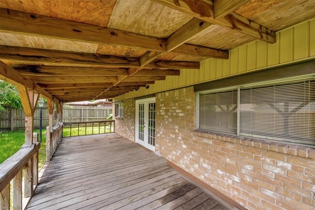 Building Photo - 20110 Misty Pines Dr