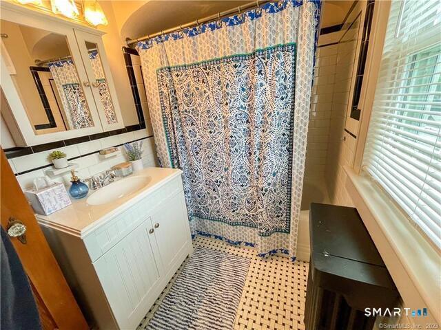 Building Photo - 16 Meriden Ave