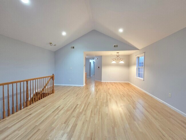 Building Photo - 27 Jewett Ave