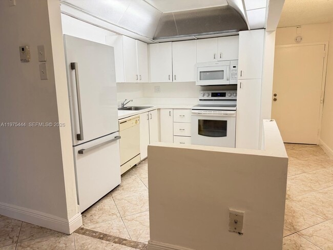 Building Photo - 4304 NW 9th Ave