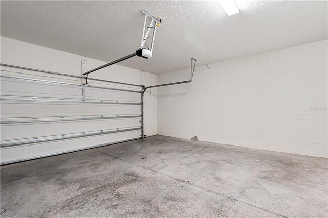 Building Photo - 13831 Farella Aly