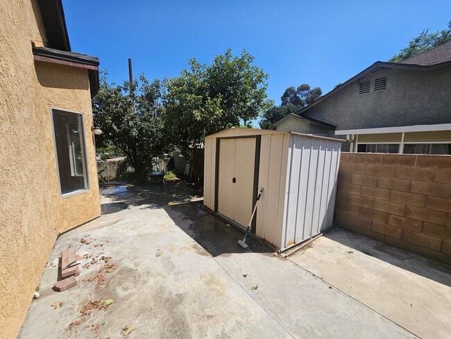 Building Photo - Single story home in Riverside Airport Nei...