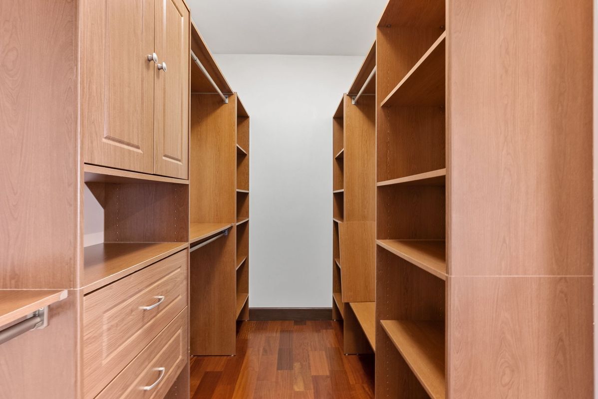 Building Photo - 512 Lakeview Way