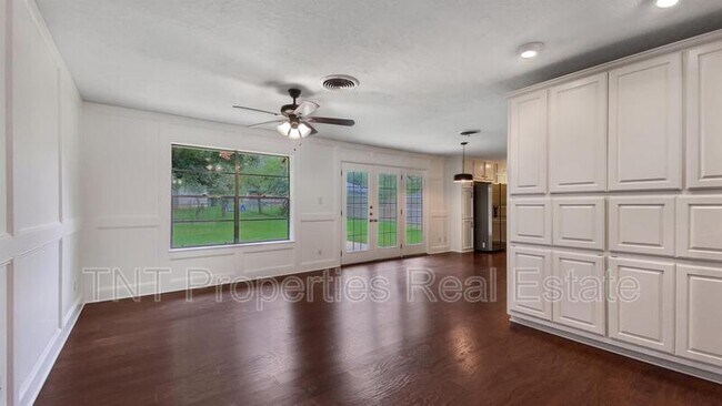 Building Photo - 3519 Midwest Dr